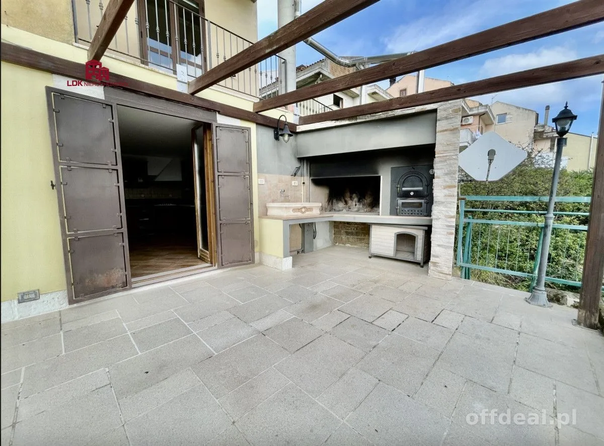Apartament z pięknym tarasem i widokiem na morze