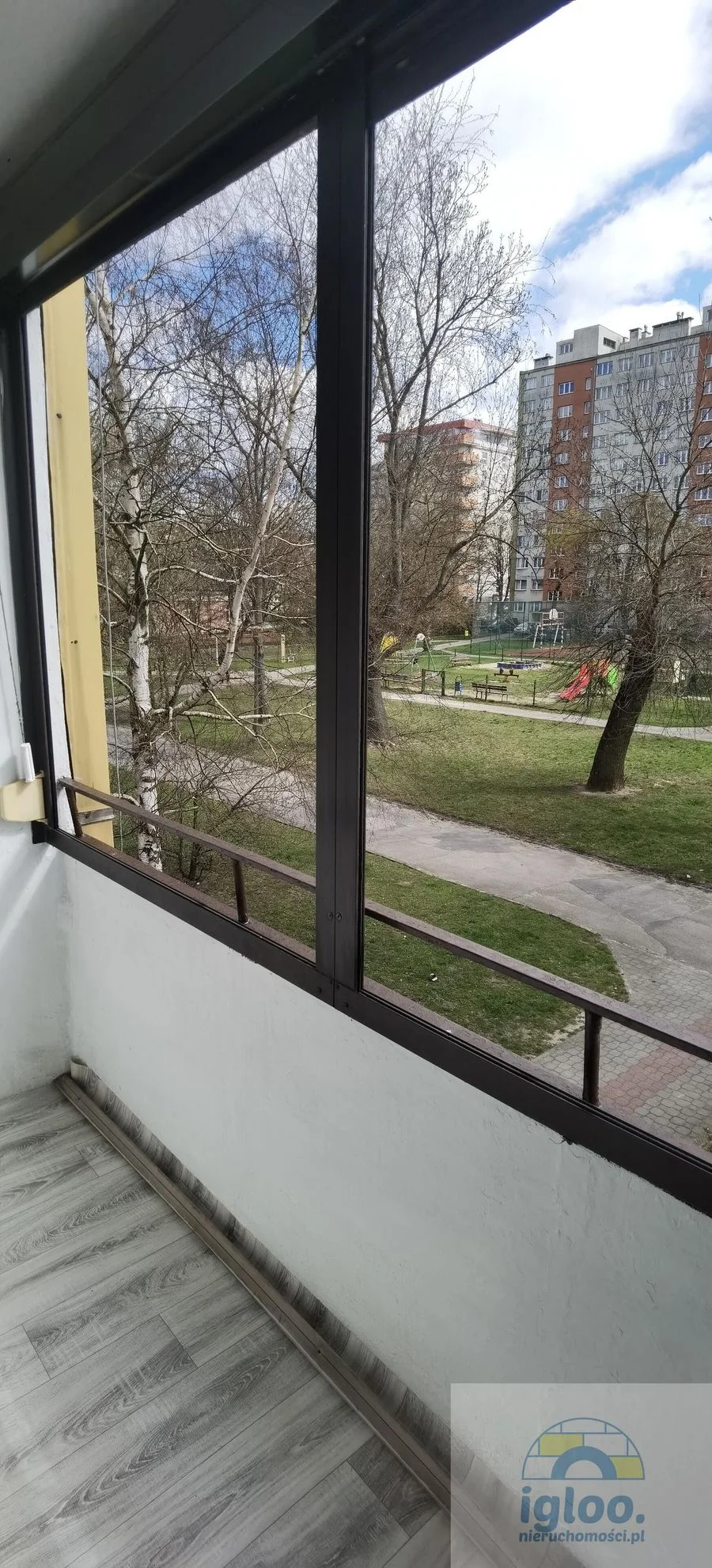 Do wejścia 3-pok na 1-piętrze Sady, Politechnika Św