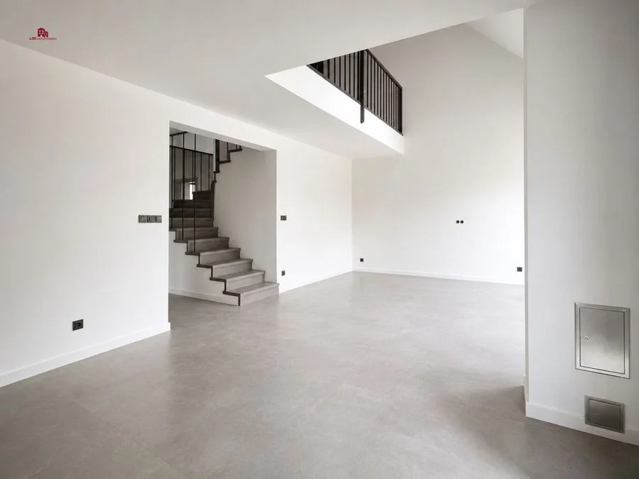 WYSOKI SALON 6 m | działka 409 m² - Płoty
