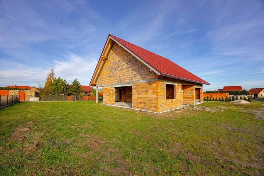 Dom przy Rubinowej - dom wolnostojący - z widokiem na Ślężę