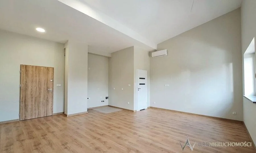 Lokal 38 m² po remoncie | klimatyzacja | parking