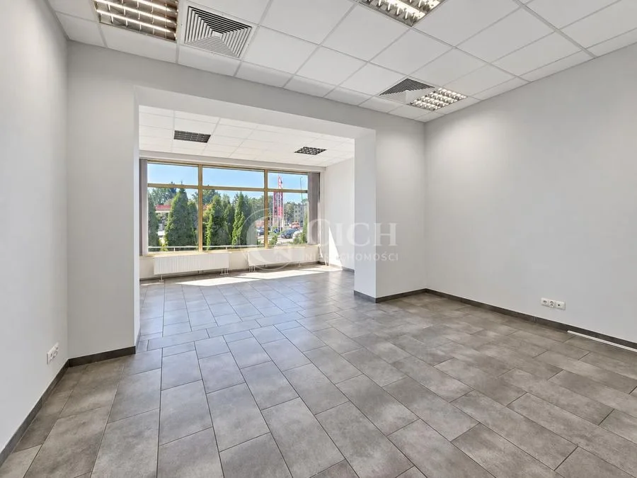 Lokal biurowy z przeszkleniami 38,6 m² | centrum Tarnowa | parter