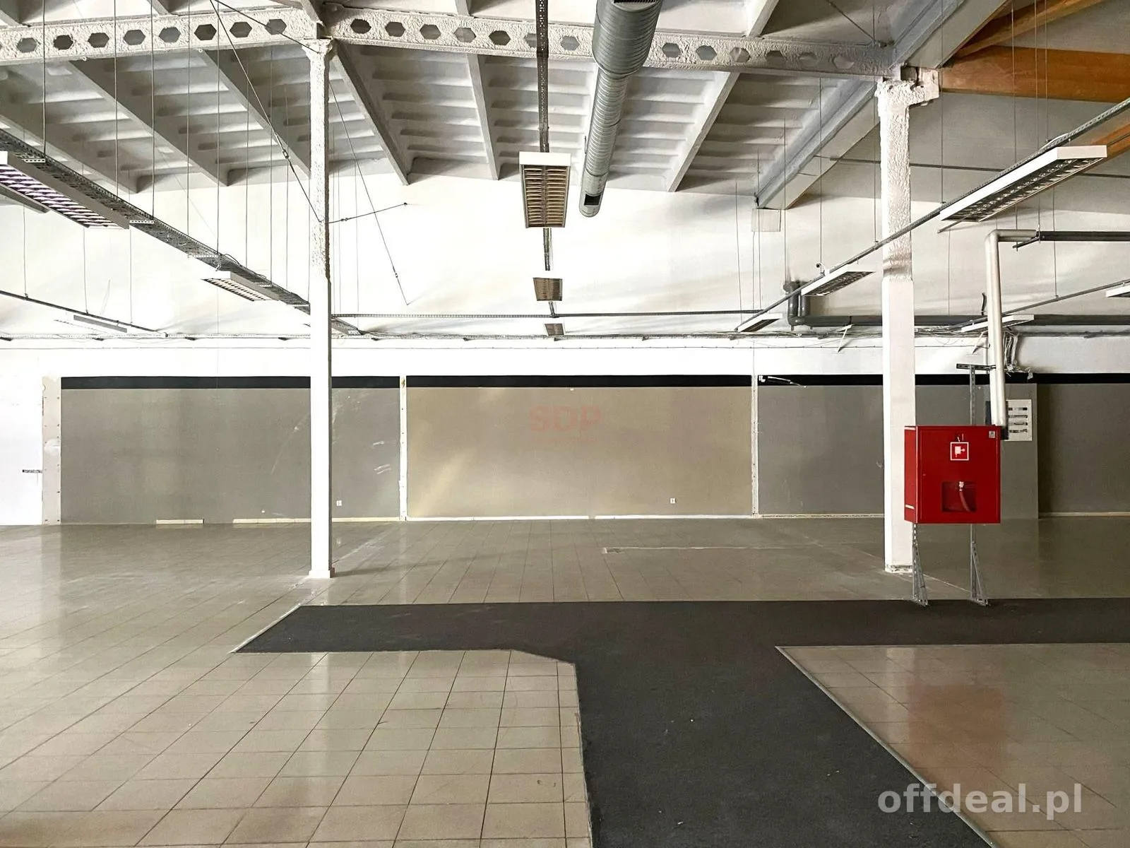 комерційна нерухомість в оренду у Wrocław, Psie Pole, Karłowice | 350 m²