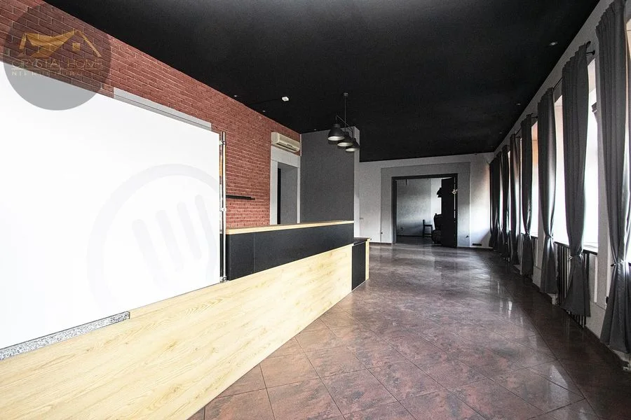 комерційна нерухомість на продаж у Świdnica | 290,9 m²