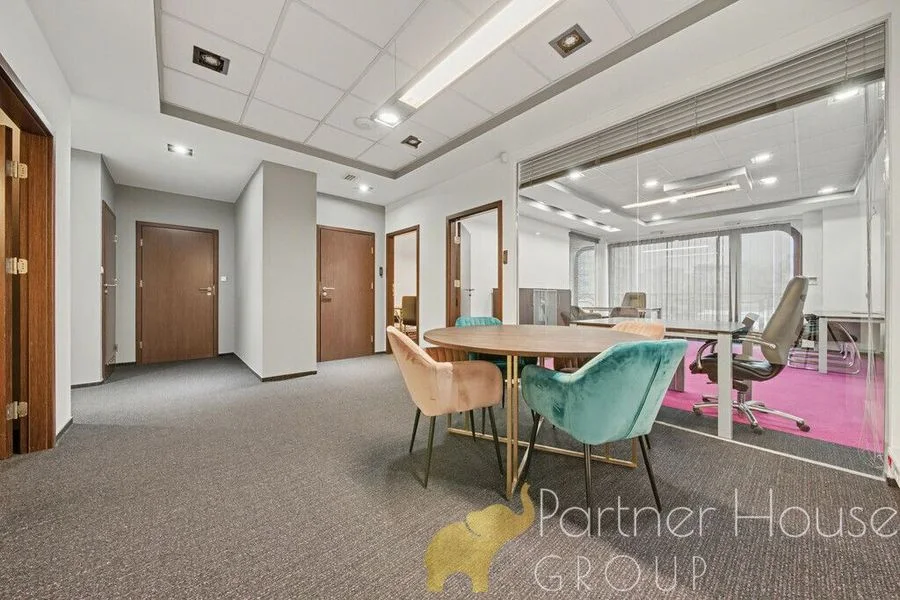 4-Zimmer Gewerbeimmobilie zur Miete in Warszawa, Mokotów | 120,98 m²