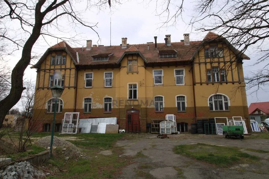 Obiekt komercyjny 1291m2/Działka 49arów