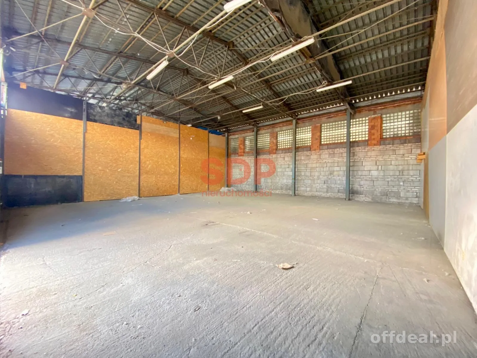 Magazyn 170 m2  na wynajem ul. Karmelkowa