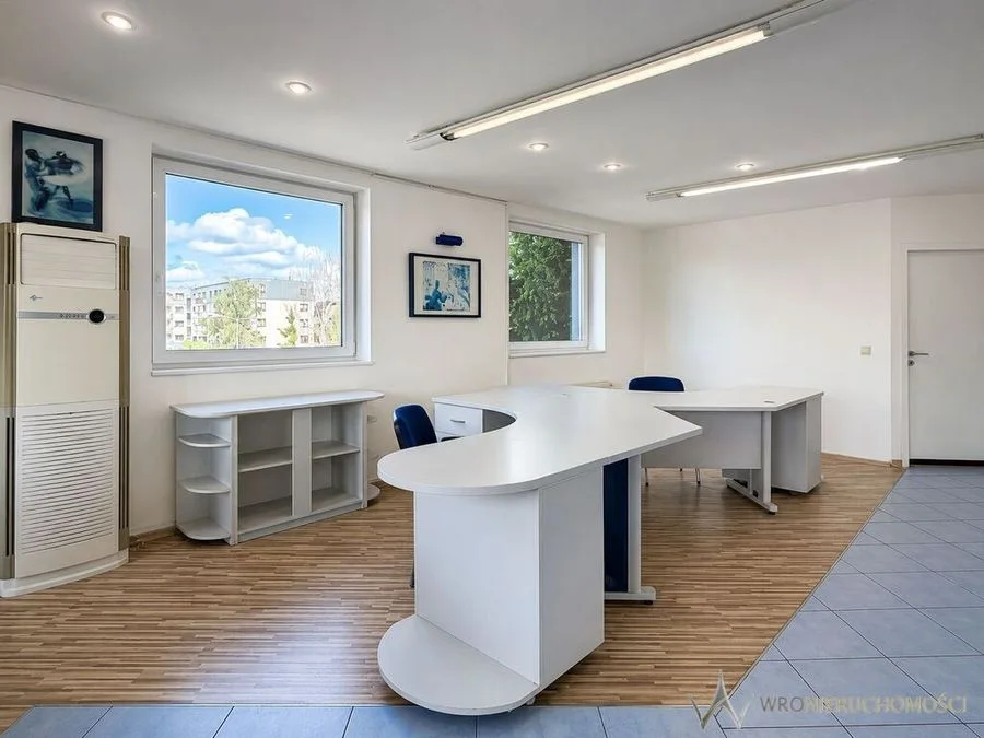 Lokal 130 m2 na biura, gabinety, usługi
