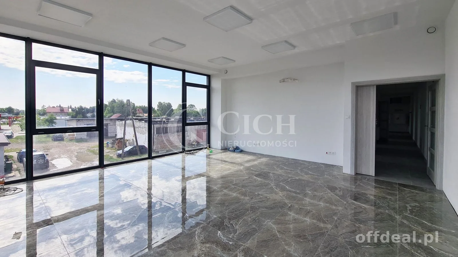 Lokale biurowe w Radłowie od 10,89 - 450 m2