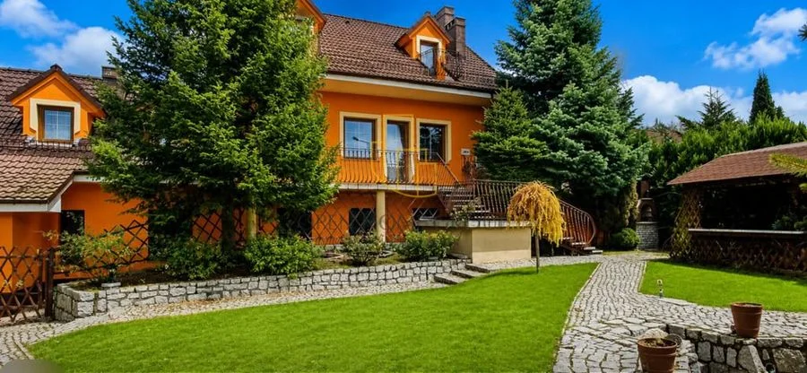 DOM Z CZĘŚCIĄ USŁUGOWĄ | 380 m² | DZIAŁKA 1455 m²