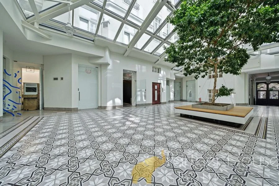 Unikalny lokal z witryną - prestiżowa kamienica
