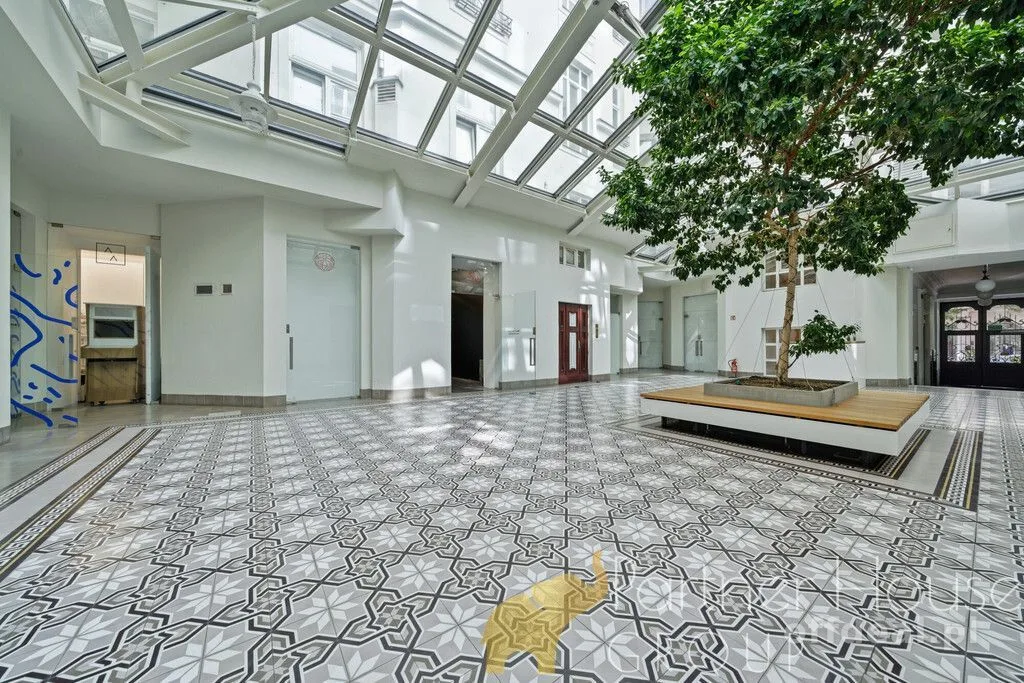 Unikalny lokal z witryną - prestiżowa kamienica