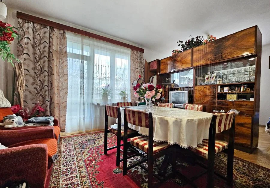 Dom z uzyskanym pozwoleniem na rozbudowę do 320m²