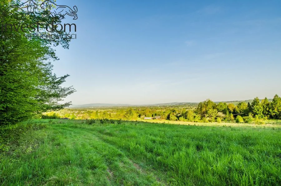 ..panoramiczna działka budowlana okalana lasem!