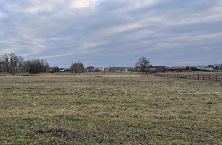 plot for sale in Stradomia Wierzchnia | 976 m²