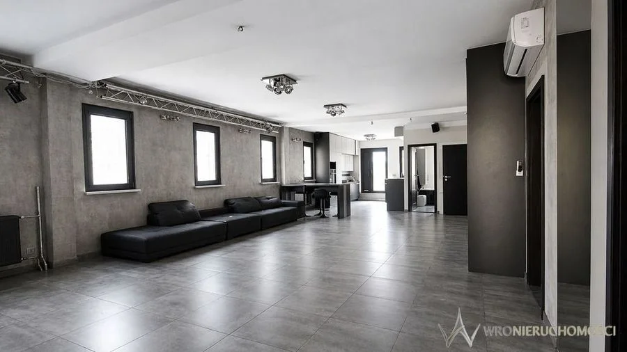 155 m² | Lokal użytkowy | Biuro / Usługi / Show